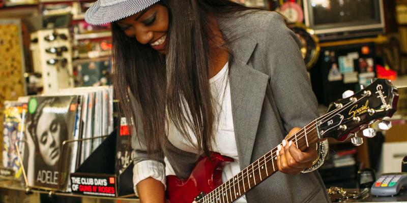 猫咪外出安全全攻略：从应激预防到出行方式选择的专业宠物护理指南